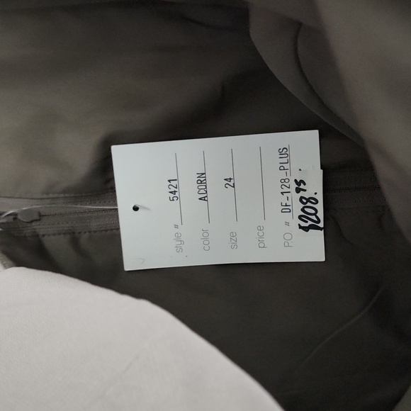 Womans New Formal Dress - Picture 3 of 4